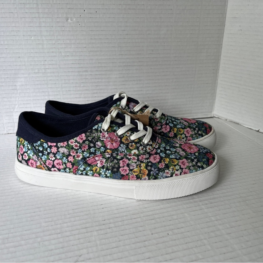 Easy Spirit floral canvas shoes